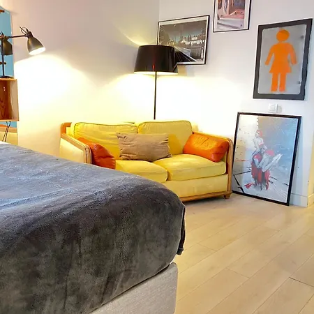 Le 300 By Happynoworry Apartment